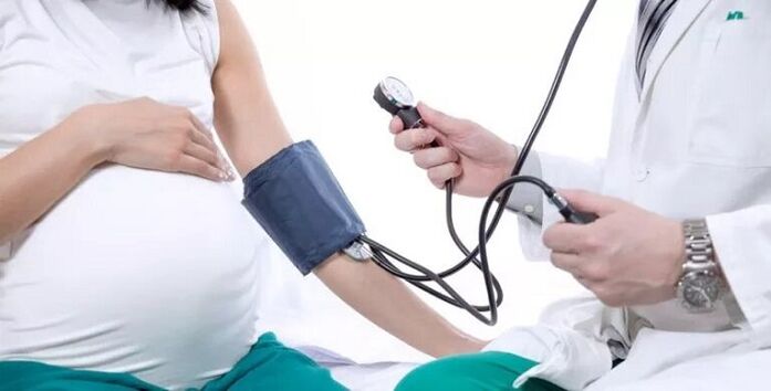 medir a presión arterial para as varices durante o embarazo